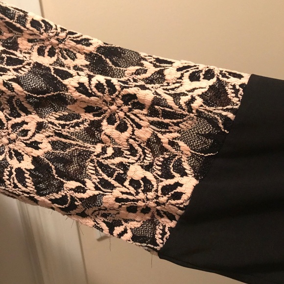 Gold and black lace cardigan - Picture 4 of 4